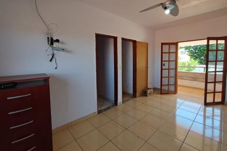 Casa à venda com 170m², 3 quartos e 4 vagas Casa à venda com 170m², 3 quartos e 4 vagasQuarto Suíte