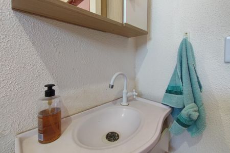 Casa à venda com 170m², 3 quartos e 4 vagas Casa à venda com 170m², 3 quartos e 4 vagasBanheiro Social