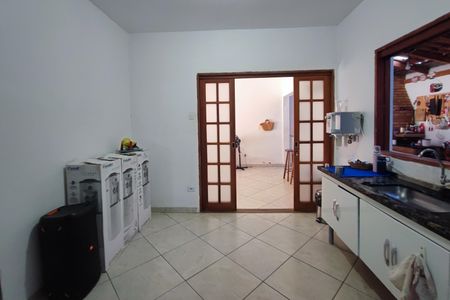 Casa à venda com 170m², 3 quartos e 4 vagas Casa à venda com 170m², 3 quartos e 4 vagasCozinha