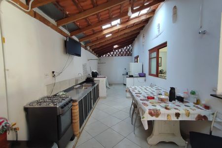 Casa à venda com 170m², 3 quartos e 4 vagas Casa à venda com 170m², 3 quartos e 4 vagasÁrea gourmet