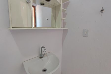 Casa à venda com 170m², 3 quartos e 4 vagas Casa à venda com 170m², 3 quartos e 4 vagasBanheiro Suíte