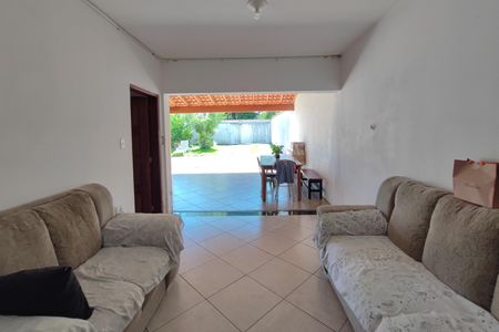 Casa à venda com 170m², 3 quartos e 4 vagas Casa à venda com 170m², 3 quartos e 4 vagasQuintal - Garagem
