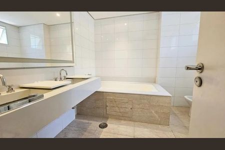 Casa de condomínio à venda com 445m², 4 quartos e 5 vagas