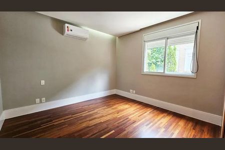 Casa de condomínio à venda com 445m², 4 quartos e 5 vagas