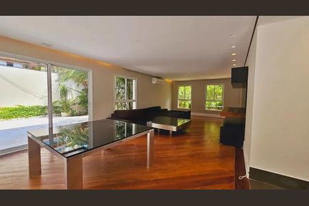 Casa de condomínio à venda com 445m², 4 quartos e 5 vagas