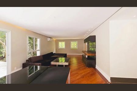 Casa de condomínio à venda com 445m², 4 quartos e 5 vagas