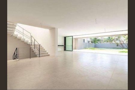 Casa de condomínio à venda com 845m², 4 quartos e 6 vagas