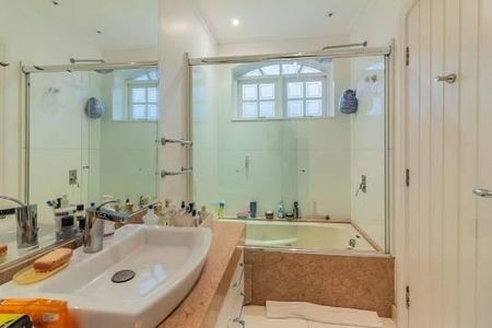 Casa à venda com 430m², 4 quartos e sem vaga