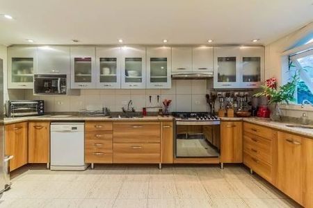 Casa à venda com 430m², 4 quartos e sem vaga