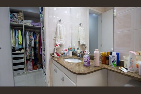 Apartamento à venda com 121m², 3 quartos e 2 vagasBanheiro da Suíte