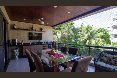 Apartamento à venda com 121m², 3 quartos e 2 vagasVaranda