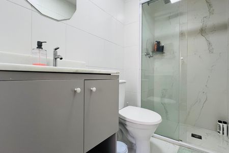Apartamento para alugar com 63m², 2 quartos e 1 vaga Apartamento para alugar com 63m², 2 quartos e 1 vagaBanheiro da Suíte
