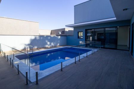 Casa de condomínio para alugar com 300m², 4 quartos e 4 vagasÁrea externa