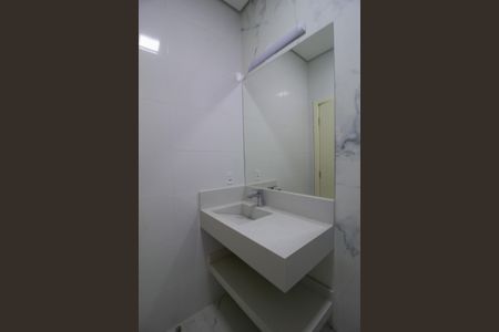 Casa de condomínio para alugar com 300m², 4 quartos e 4 vagasLavabo