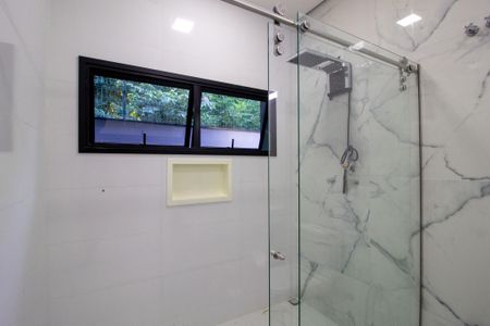 Casa de condomínio para alugar com 300m², 4 quartos e 4 vagasBanheiro da Suíte 1