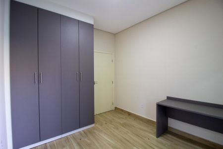 Casa de condomínio para alugar com 300m², 4 quartos e 4 vagasQuarto
