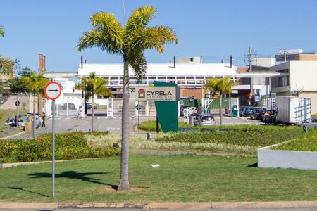 Casa de condomínio para alugar com 300m², 4 quartos e 4 vagasFachada e portaria