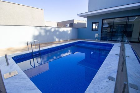 Casa de condomínio para alugar com 300m², 4 quartos e 4 vagasÁrea externa