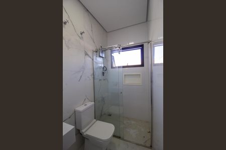 Casa de condomínio para alugar com 300m², 4 quartos e 4 vagasBanheiro da Suíte 3