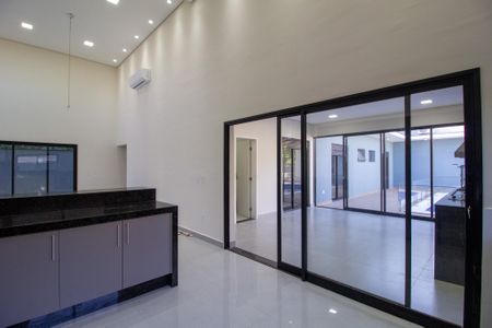 Casa de condomínio para alugar com 300m², 4 quartos e 4 vagasCozinha