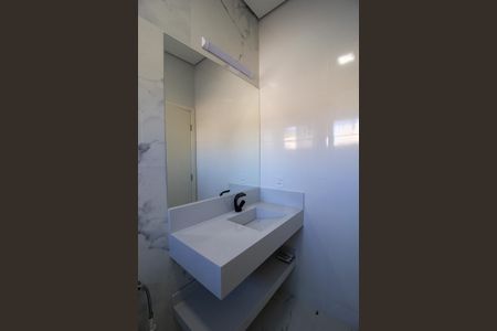 Casa de condomínio para alugar com 300m², 4 quartos e 4 vagasBanheiro da Suíte 2