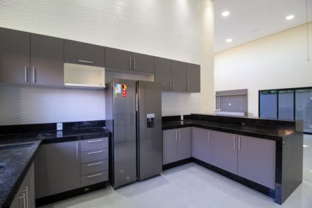 Casa de condomínio para alugar com 300m², 4 quartos e 4 vagasCozinha