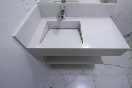 Casa de condomínio para alugar com 300m², 4 quartos e 4 vagasLavabo