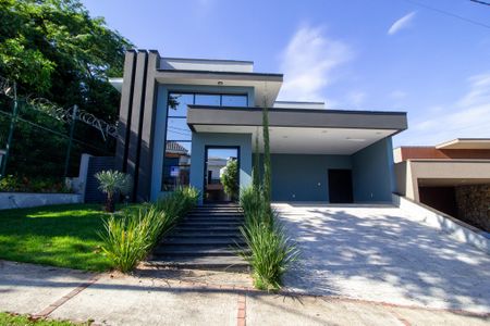 Casa de condomínio para alugar com 300m², 4 quartos e 4 vagasFachada