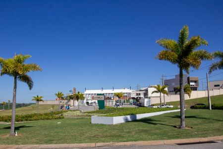 Casa de condomínio para alugar com 300m², 4 quartos e 4 vagasFachada e portaria