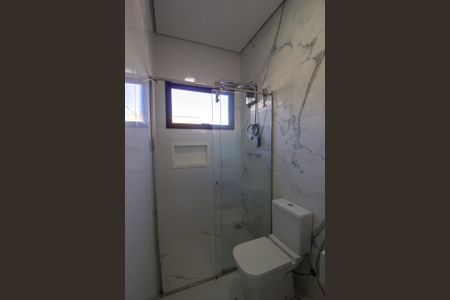 Casa de condomínio para alugar com 300m², 4 quartos e 4 vagasBanheiro da Suíte 2