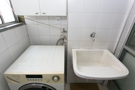 Apartamento à venda com 66m², 3 quartos e 1 vagaÁrea de Serviço