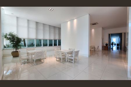 Apartamento para alugar com 360m², 4 quartos e 4 vagasÁrea comum - Salão de festas