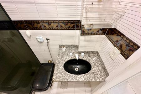 Apartamento à venda com 80m², 2 quartos e sem vaga Apartamento à venda com 80m², 2 quartos e sem vagaBanheiro