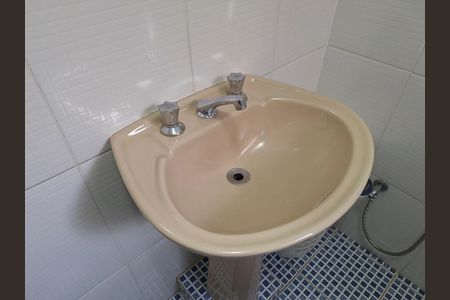 Casa à venda com 149m², 3 quartos e 2 vagasBanheiro