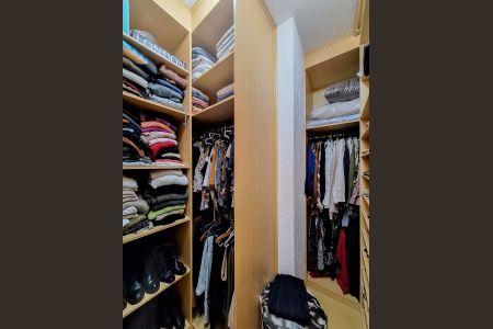 Casa à venda com 149m², 3 quartos e 2 vagasCloset Quarto 1