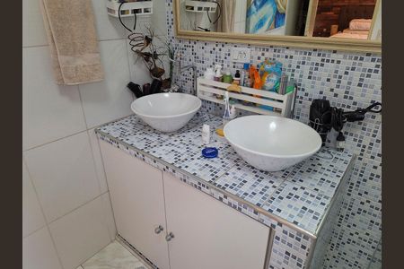 Casa à venda com 149m², 3 quartos e 2 vagasBanheiro Quarto 1