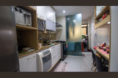 Apartamento à venda com 120m², 3 quartos e 2 vagasCozinha e Área de Serviço