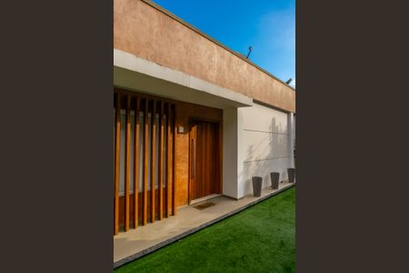 Casa à venda com 450m², 3 quartos e 7 vagasFachada