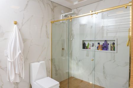 Casa à venda com 450m², 3 quartos e 7 vagasBanheiro da Suíte