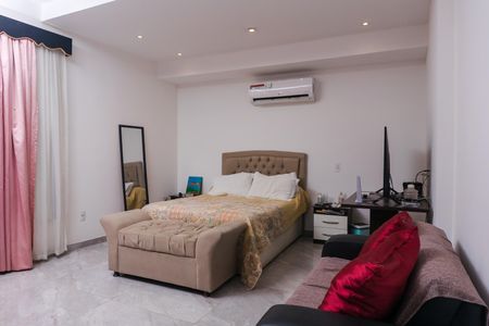 Casa à venda com 450m², 3 quartos e 7 vagasSuíte