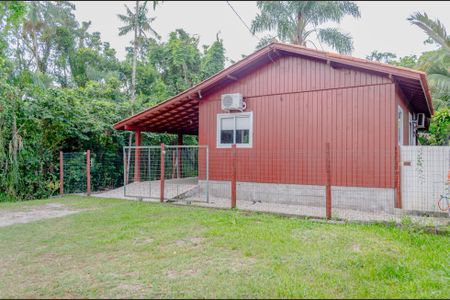 Casa para alugar com 90m², 2 quartos e 2 vagasFachada