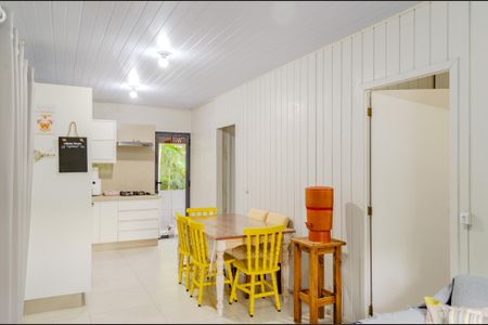 Casa para alugar com 90m², 2 quartos e 2 vagasSala/Cozinha