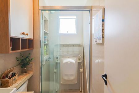 Apartamento à venda com 65m², 2 quartos e 1 vaga Apartamento à venda com 65m², 2 quartos e 1 vagaBanheiro Social