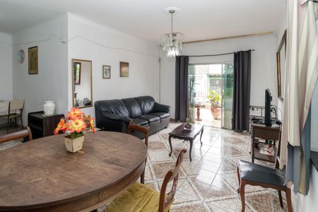 Casa para alugar com 142m², 4 quartos e 3 vagasSala