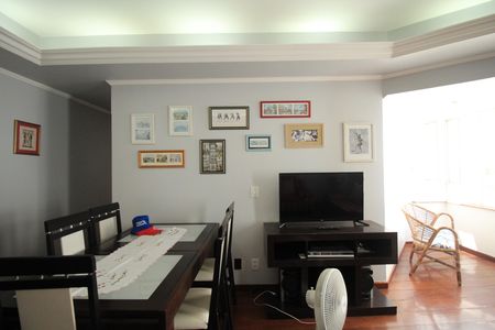 Apartamento para alugar com 90m², 2 quartos e 1 vagaSala