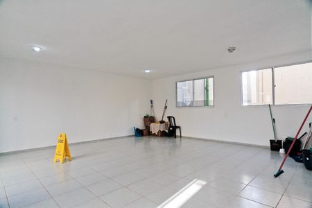 Apartamento para alugar com 33m², 2 quartos e sem vagaÁrea comum - Salão de festas