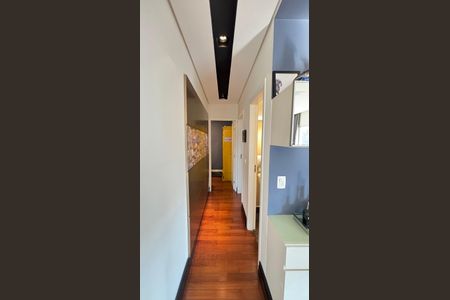 Apartamento à venda com 78m², 2 quartos e 2 vagasCorredor