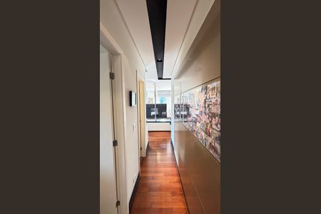 Apartamento à venda com 78m², 2 quartos e 2 vagasCorredor