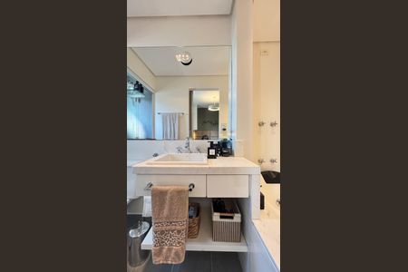 Apartamento à venda com 78m², 2 quartos e 2 vagasBanheiro da Suíte