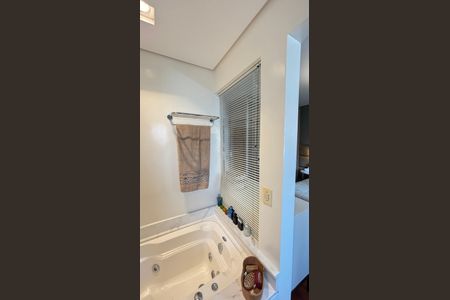 Apartamento à venda com 78m², 2 quartos e 2 vagasBanheiro da Suíte